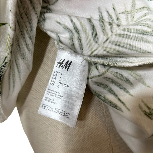H&M Green White Camisole Top With Smocking Palm Tree Tropical Print Size Large - Picture 8 of 9